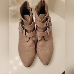 Womens booties. Size 7.5. Adorable with jeans.